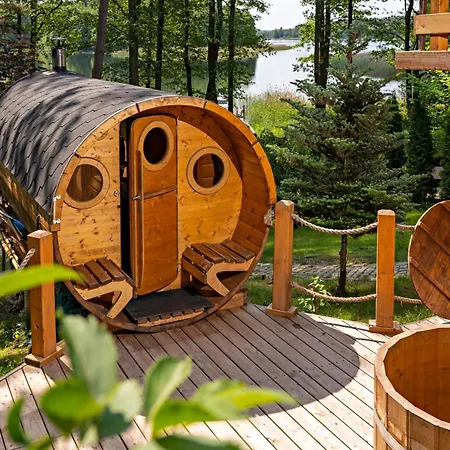 Dom Nad Samym Jeziorem 