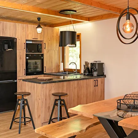 Dom Nad Samym Jeziorem 