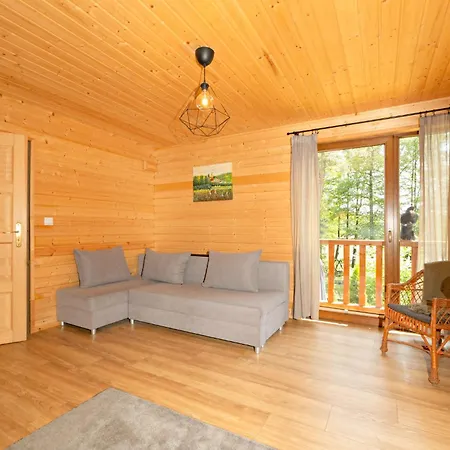 Dom Nad Samym Jeziorem 